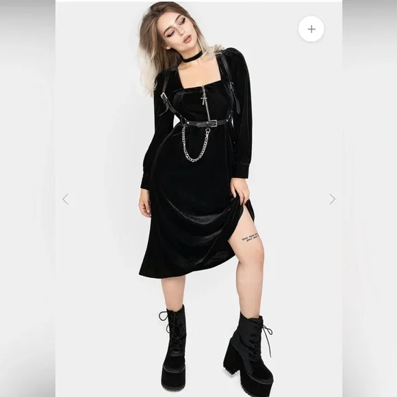 Disturbia Legacy Zip Front Midi Dress
Size 8 - Picture 4 of 7